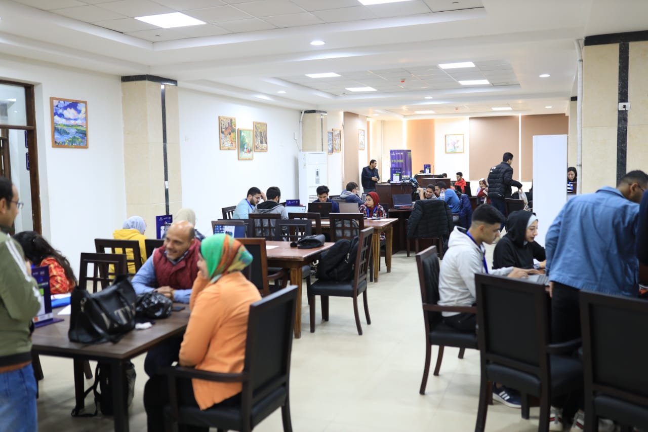 هاكاثون جامعة بنها يواصل فعالياته بمشاركة 40 فريقاً طلابياً.. لليوم الثانى 