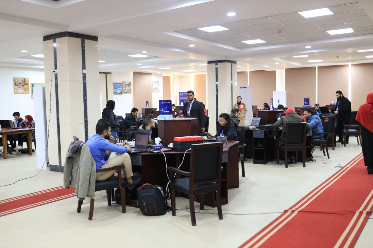 هاكاثون جامعة بنها يواصل فعالياته بمشاركة 40 فريقاً طلابياً.. لليوم الثانى 