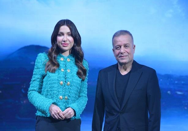 أنا والقناع .. شريف منير في ضيافة منى عبدالوهاب  
