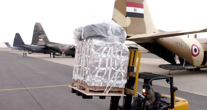 مصر تنفذ أعمال الإسقاط الجوى اليومى للمساعدات الإنسانية والإغاثية