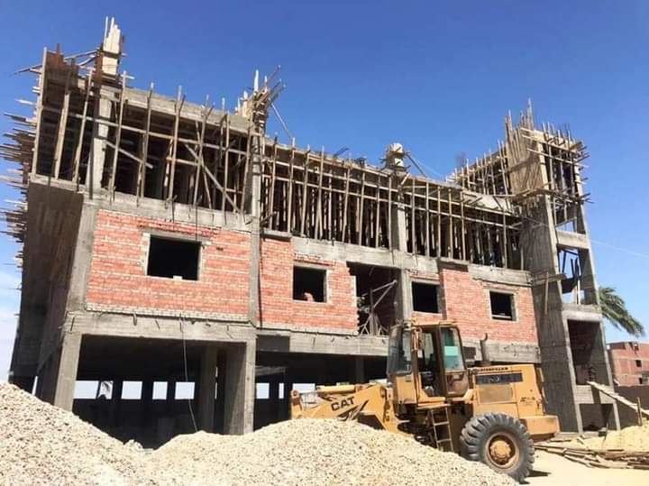 محافظ سوهاج يتابع الموقف التنفيذي لـ 217 مشروعا بقطاع الصحة..صور