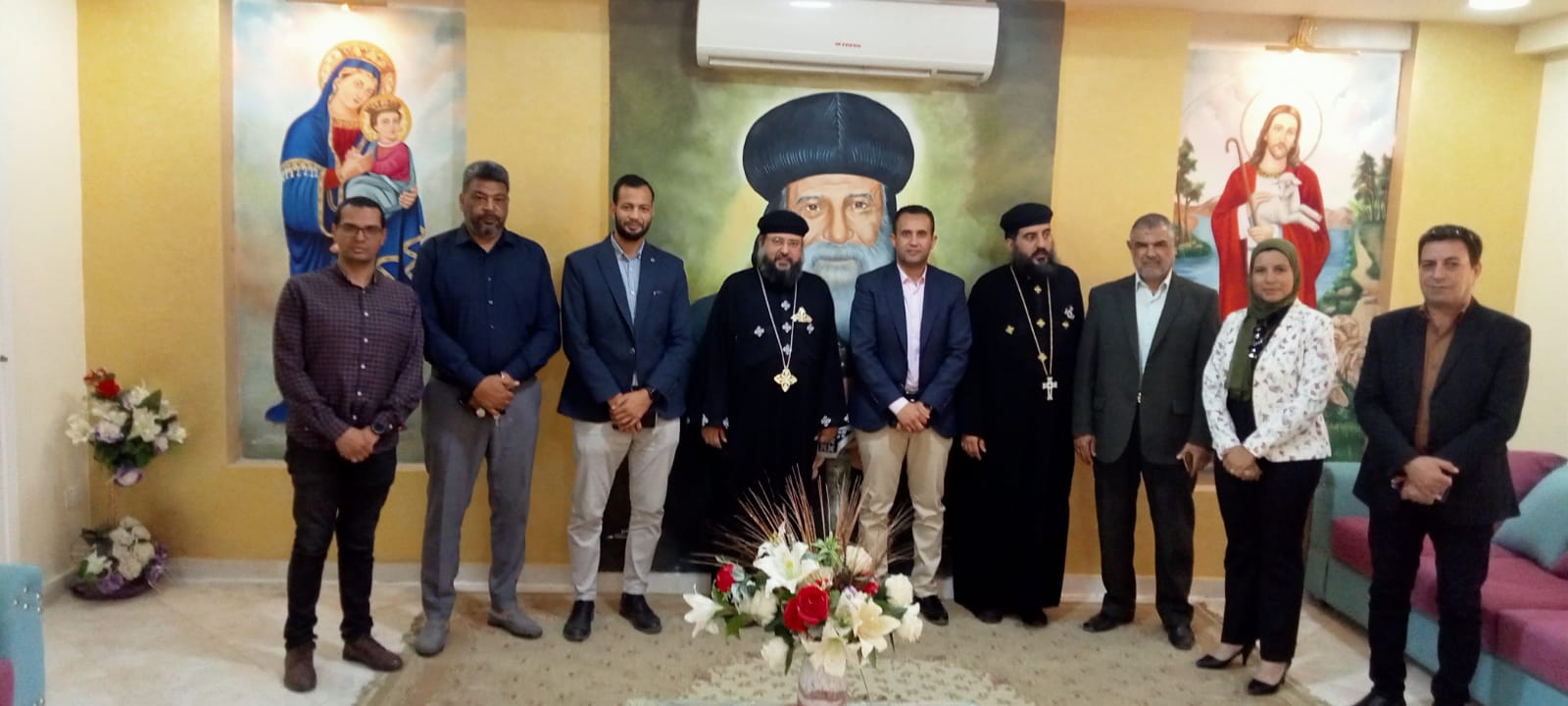 مسئولو أجهزة المدن الجديدة يقدمون التهنئة للإخوة الأقباط بمناسبة عيد القيامة المجيد