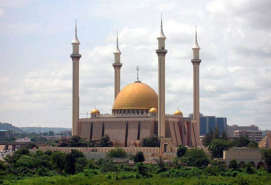أبوجا الوطني .. مسجد تراه من أي مكان في العاصمة النيجيرية