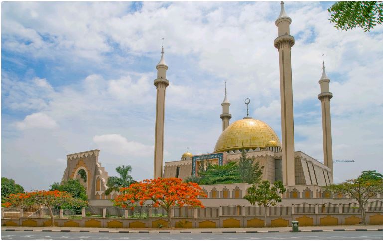 أبوجا الوطني .. مسجد تراه من أي مكان في العاصمة النيجيرية