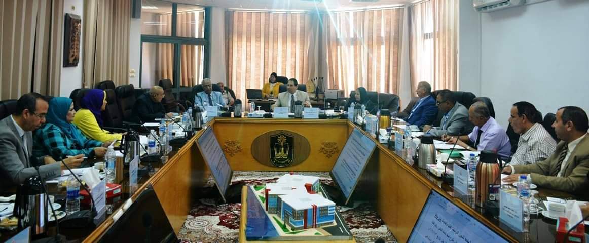 شاهين يدعو كليات بورسعيد لفتح أبوابها للطلاب لممارسة الأنشطة الطلابية خلال الإجازة الصيفية