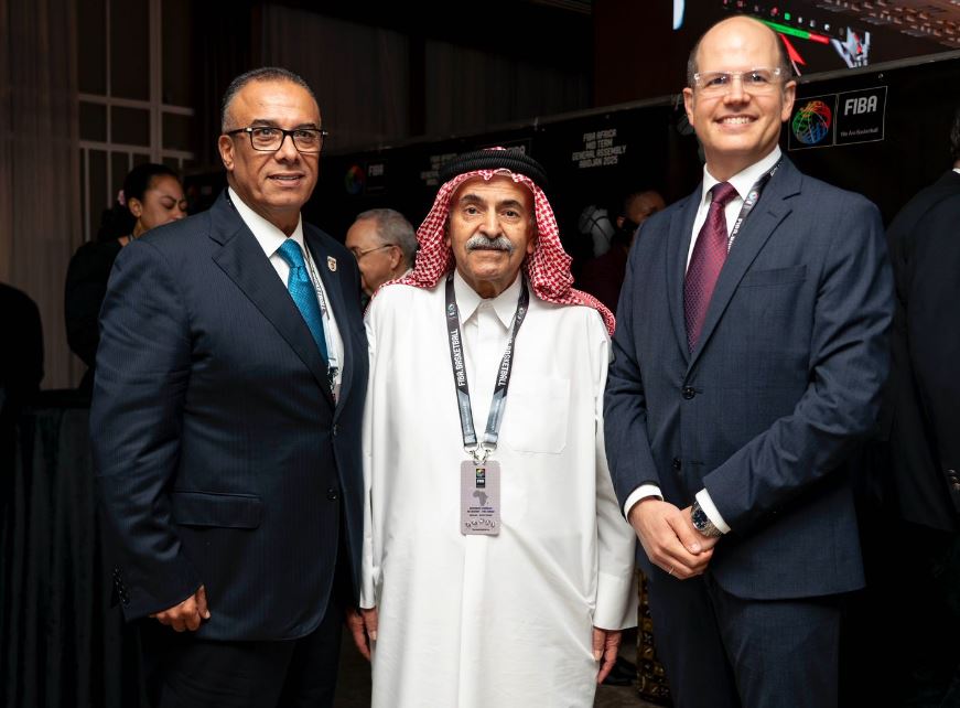 عمرو مصيلحي يجتمع برئيس الاتحاد الدولي لكرة السلة