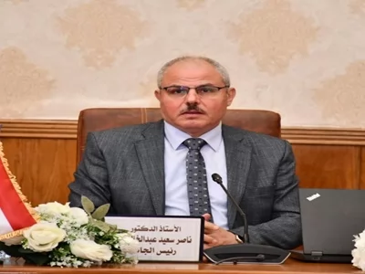  الدكتور ناصر سعيد مندور رئيس جامعة قناة السويس