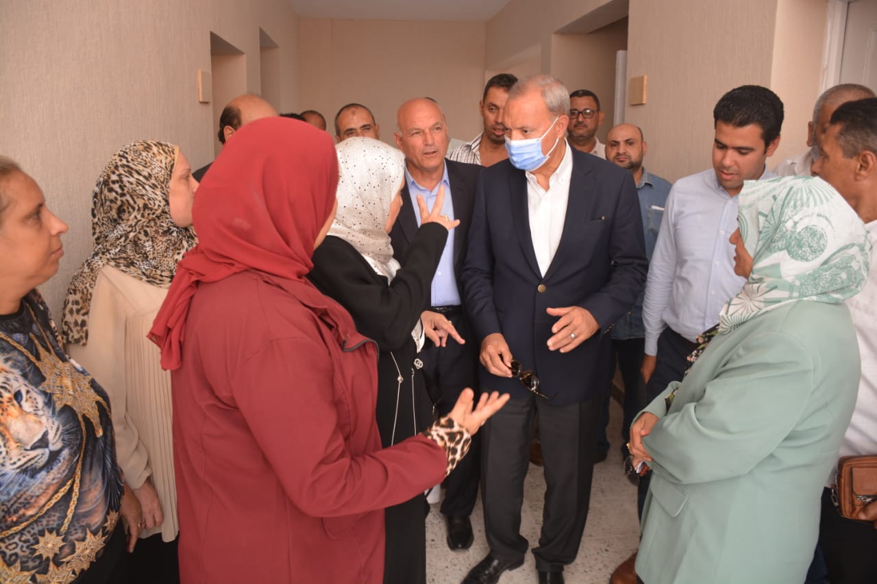 الهجان يفتتح ويتفقد ١٠ مشاريع بالخانكة والخصوص.. ويلتقى المواطنين ويوجه بحل مشكلاتهم فورا