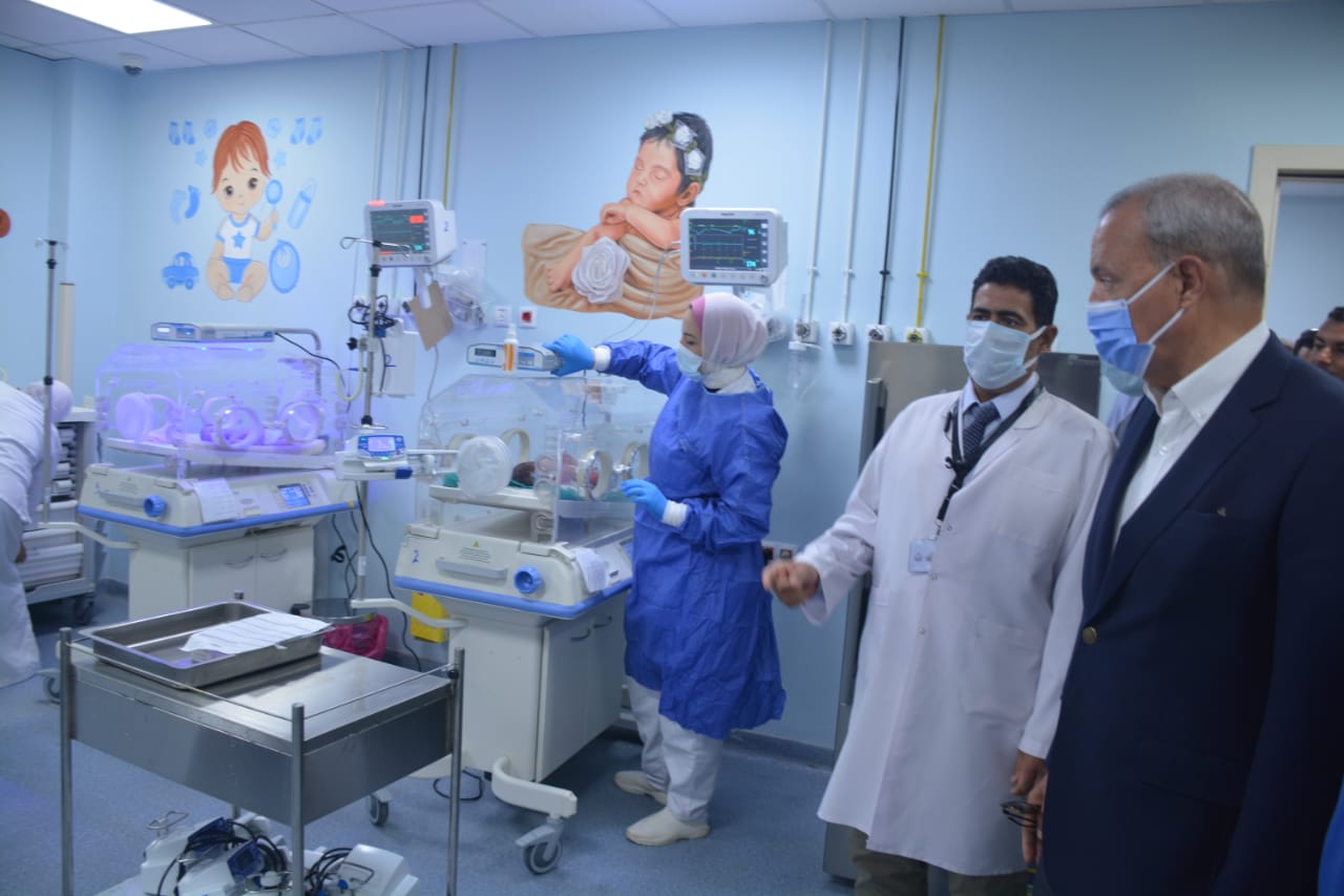 الهجان يفتتح ويتفقد ١٠ مشاريع بالخانكة والخصوص.. ويلتقى المواطنين ويوجه بحل مشكلاتهم فورا