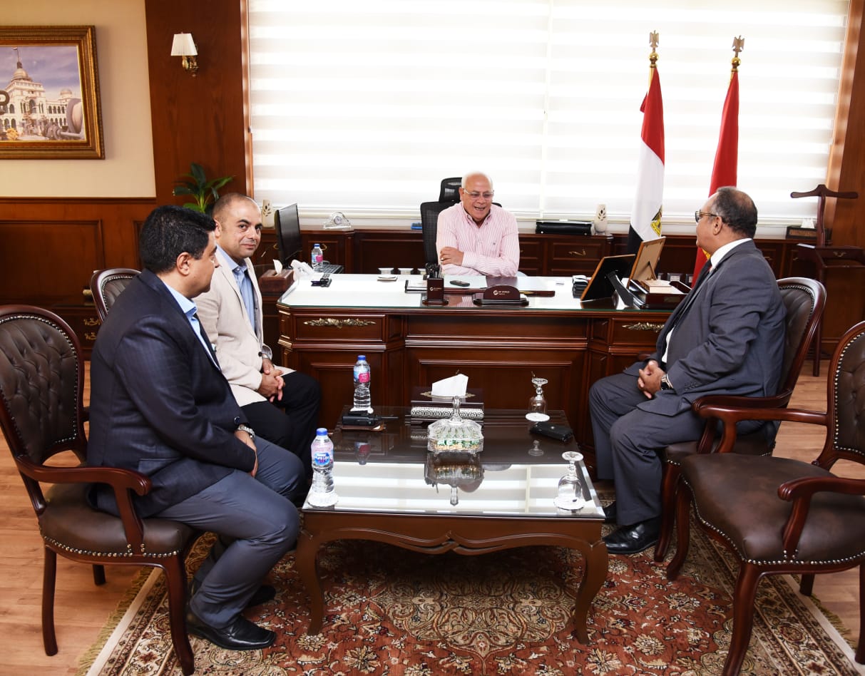  محافظ بورسعيد يستقبل رئيس مجلس إدارة شركة تاون جاس