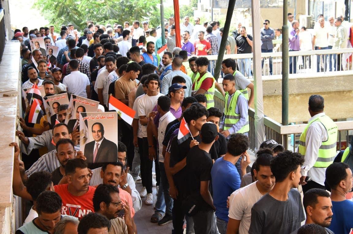 الآلاف من أعضاء حزب مستقبل وطن يوثقون توكيلات تأييد ترشيح الرئيس 