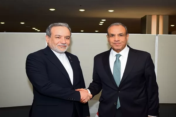 وزير الخارجية ونظيره الإيراني