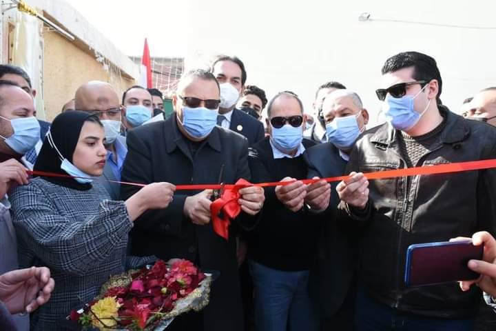 محافظ الشرقية خلال افتتاح الملعب