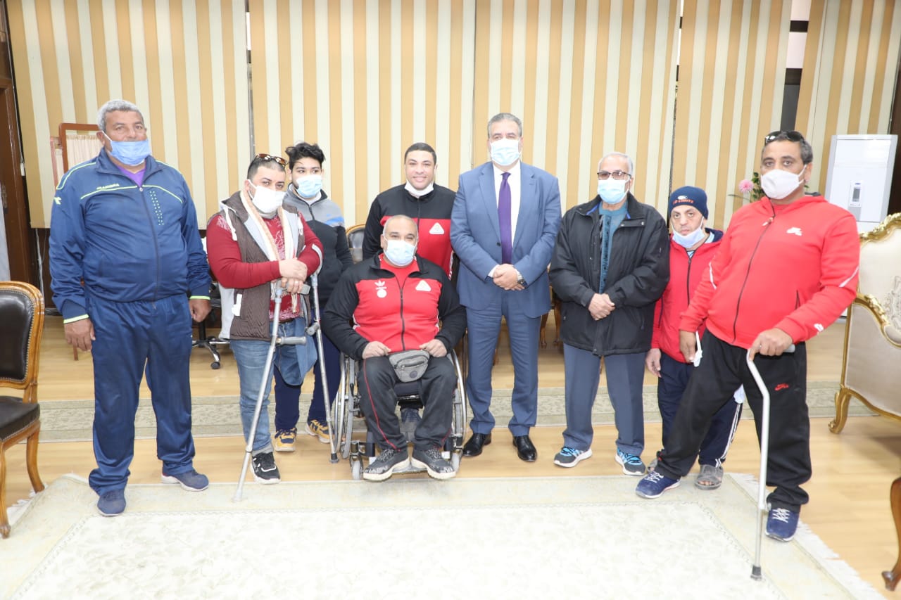 محافظ المنوفية يلتقي ذوي الهمم ويبحث مطالبهم.صور