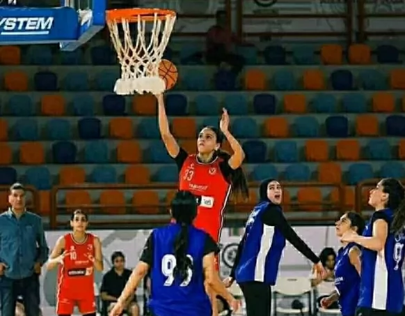 سيدات بالنادي الأهلي