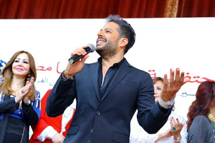 حماقي يشعل إحتفالية 