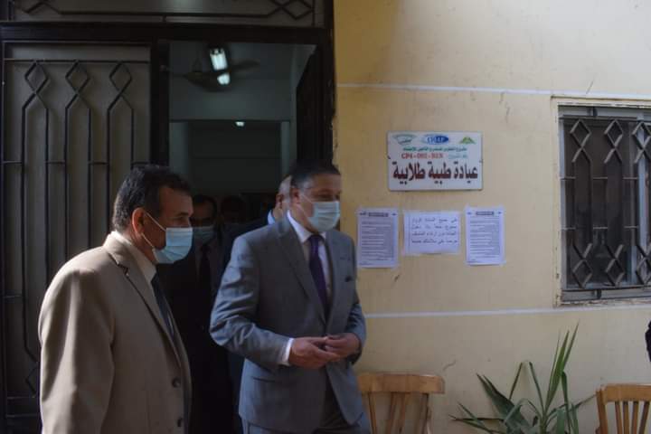  رئيس جامعة بنها يتفقد الدراسة بكلية الطب البيطري والزراعة بمشتهر