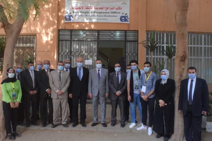  رئيس جامعة بنها يتفقد الدراسة بكلية الطب البيطري والزراعة بمشتهر