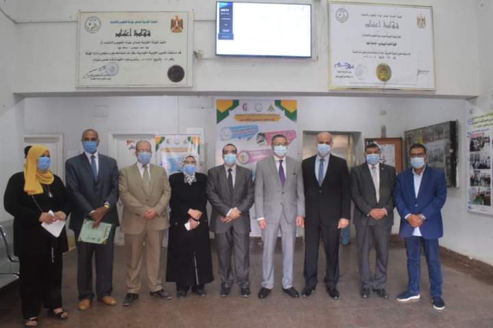  رئيس جامعة بنها يتفقد الدراسة بكلية الطب البيطري والزراعة بمشتهر