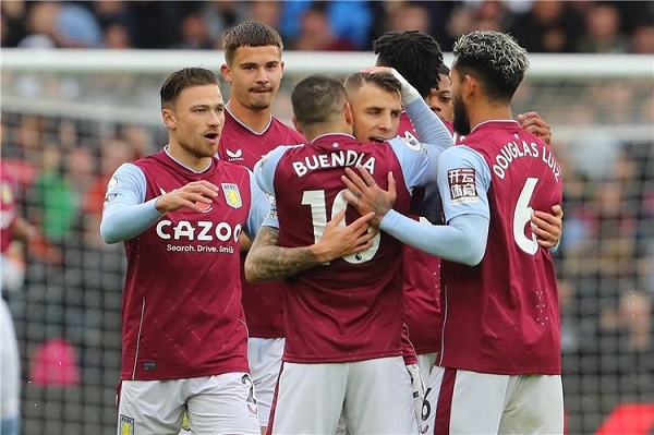 فريق استون فيلا