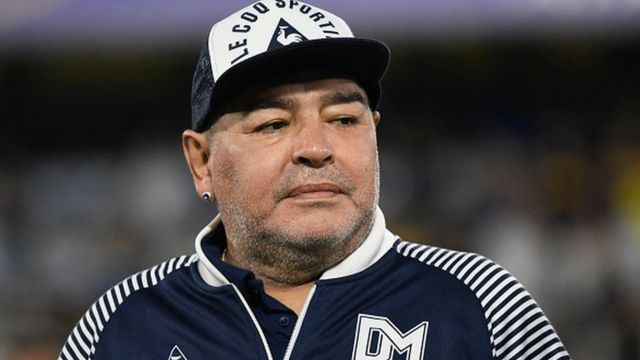 الراحل مارادونا