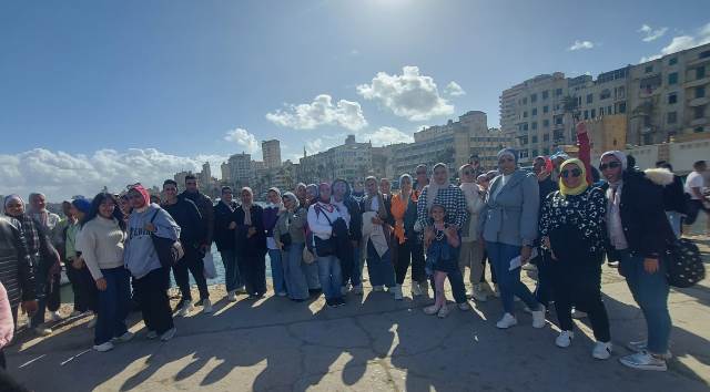 جامعة بدر تنظم رحلة تثقيفية ترفيهية لـ74 طالب إلى الإسكندرية.. صور