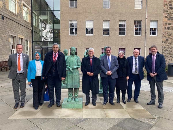 الدكتور ايمن عاشور