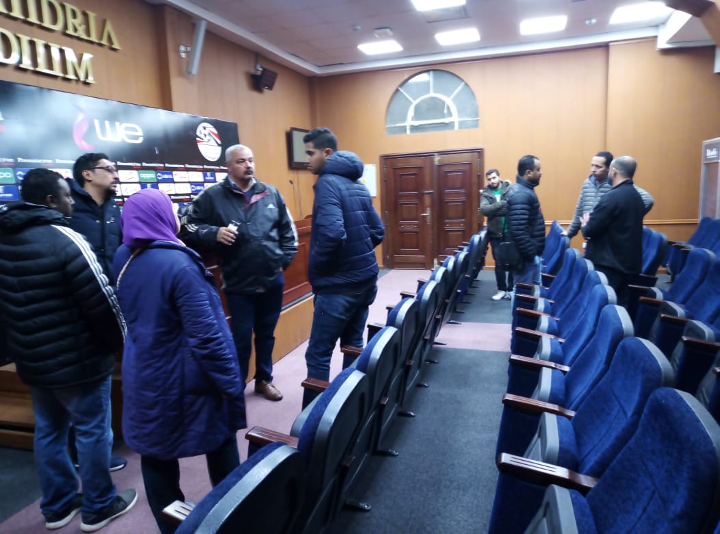 وفد الاتحاد العربي  يتابع تركيب اجهزه التقنيه VARباستاد الاسكندريه 