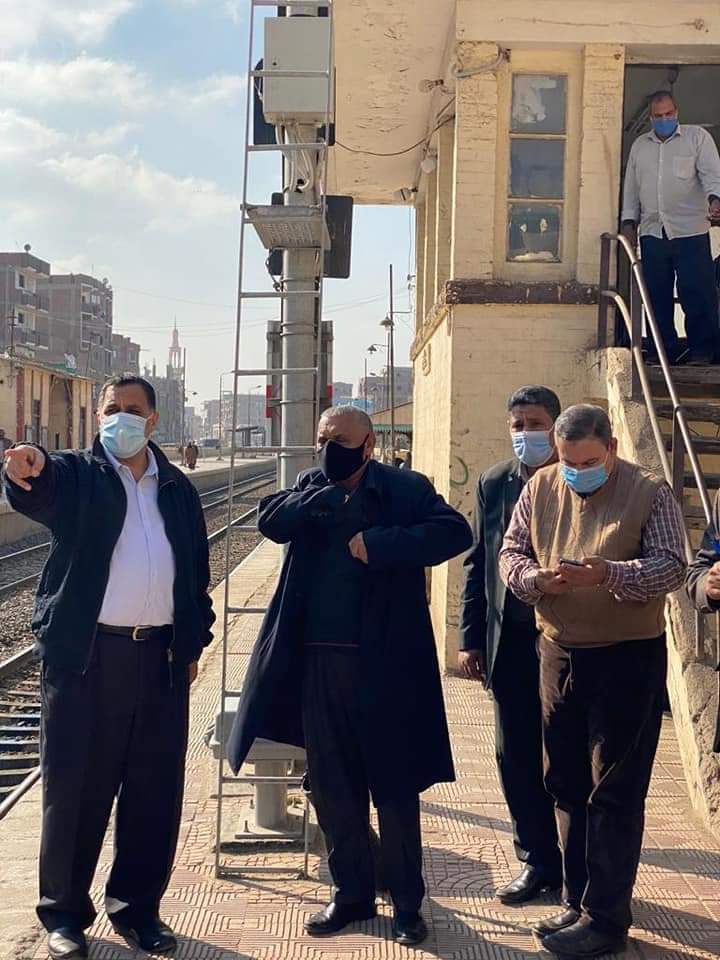 رئيس السكة الحديد يتفقد الأعمال بالمحطات والمنافذ والابراج على خط بنها/ بورسعيد..صور