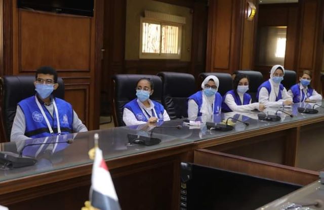 نائب محافظ سوهاج يلتقى مجموعة من شباب مبادرة 