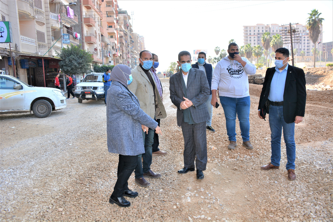 محافظ الغربية يتابع أعمال الرصف والتطوير بالمحلة وسمنود-صور