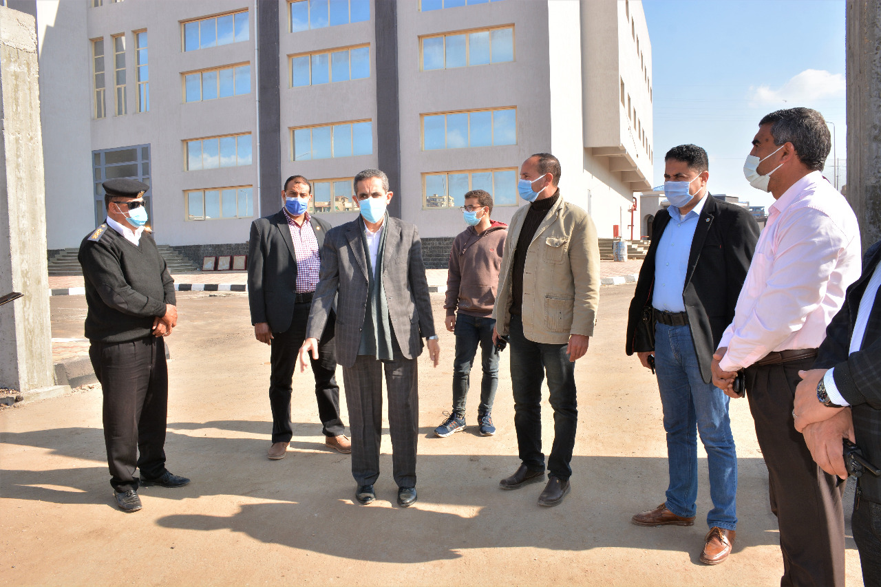 محافظ الغربية يتابع أعمال الرصف والتطوير بالمحلة وسمنود-صور