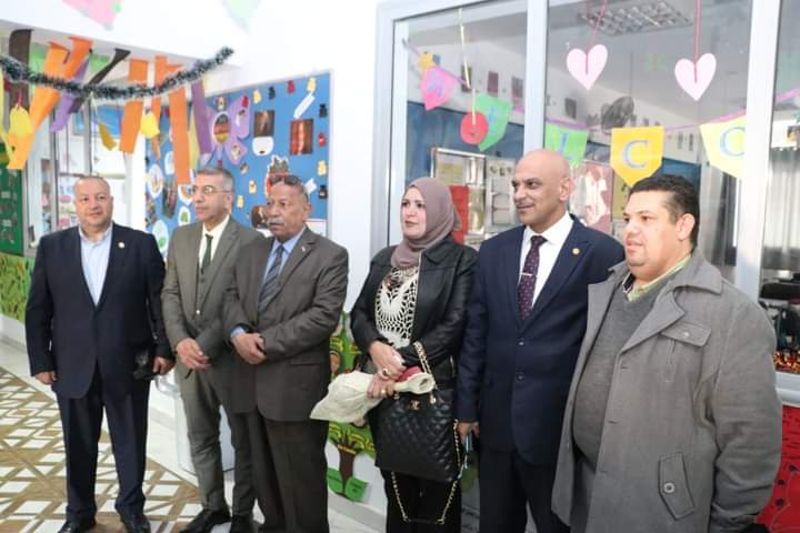 وفد المعلمين الإمارتيين يزور مدارس الحسام بالجيزة  بالصور