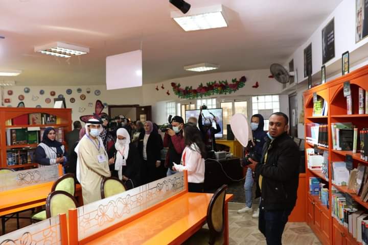 وفد المعلمين الإمارتيين يزور مدارس الحسام بالجيزة  بالصور