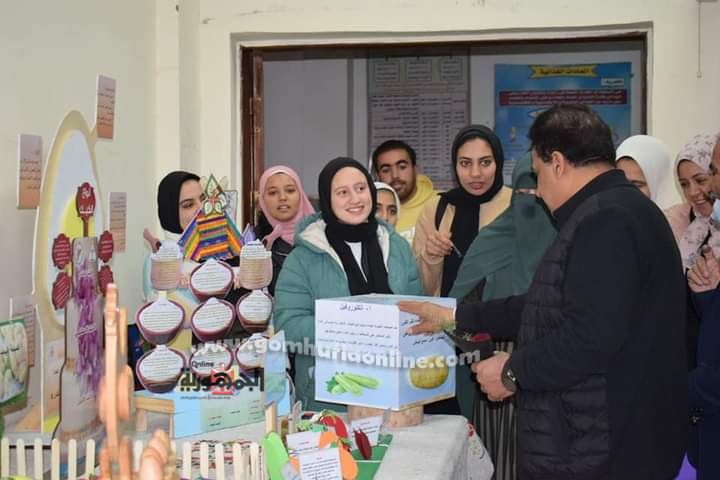زيدان يفتتح معرض الاقتصاد المنزلى بعنوان نوعيةبروائح برفانات طبيعية