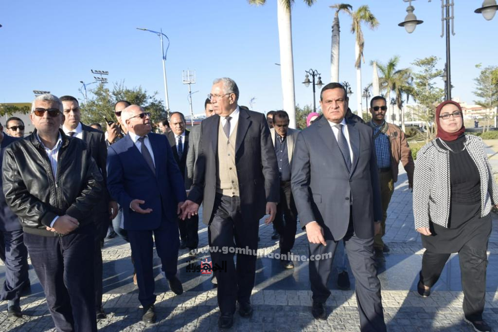وزير التنمية المحلية خلال جولته فى بورسعيد اليوم