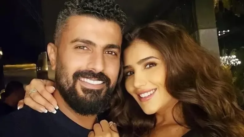 مي عمر ومحمد سامي يحتفلان بالعام الجديد 