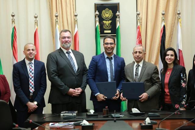 الاكاديميه العربيه توقع اتفاقيه جديده للتعاون المشترك مع ESC Esc Rennes school o