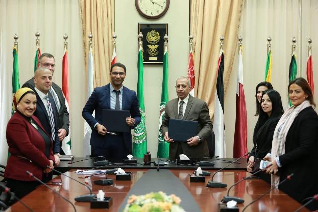 الاكاديميه العربيه توقع اتفاقيه جديده للتعاون المشترك مع ESC Esc Rennes school o