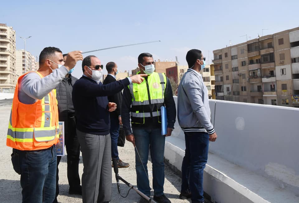 الرئيس يتفقد تطوير الطرق والمحاور بشرق القاهرة