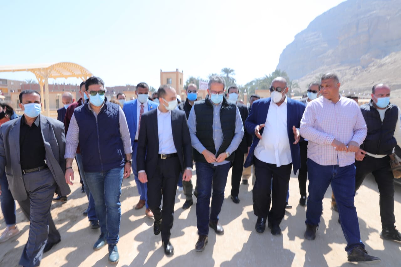 وزير السياحة والآثار ونائب محافظ سوهاج يفتتحان تطوير منطقة أتريبس الأثرية بالشيخ حمد
