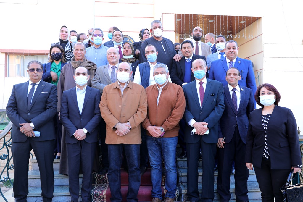 وزيرا السياحة والآثار والطيران المدني يلتقيان أعضاء مجلسي النواب والشيوخ