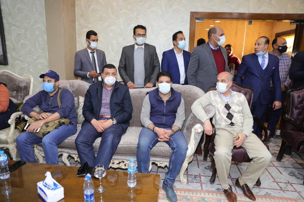 وزيرا السياحة والآثار والطيران المدني يلتقيان أعضاء مجلسي النواب والشيوخ