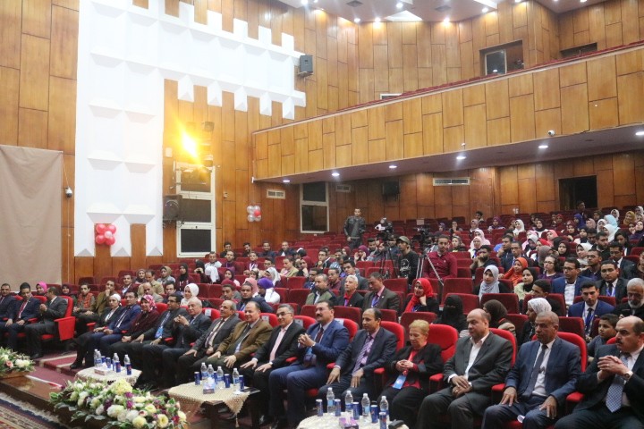  محافظ الفيوم يكرم الطلاب المثاليين بالجامعات المصرية