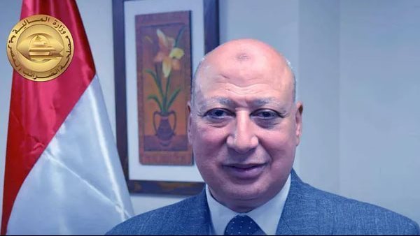 رئيس مصلحة الضرائب مختار توفيق 