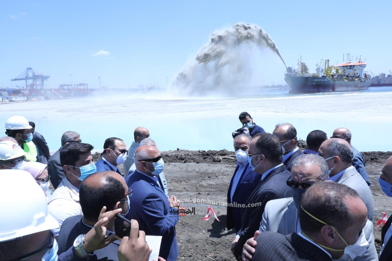 جولة الوزيرولجنة النقل والمواصلات بمجلس النواب لتفقد المشروعات بميناء الاسكندري-