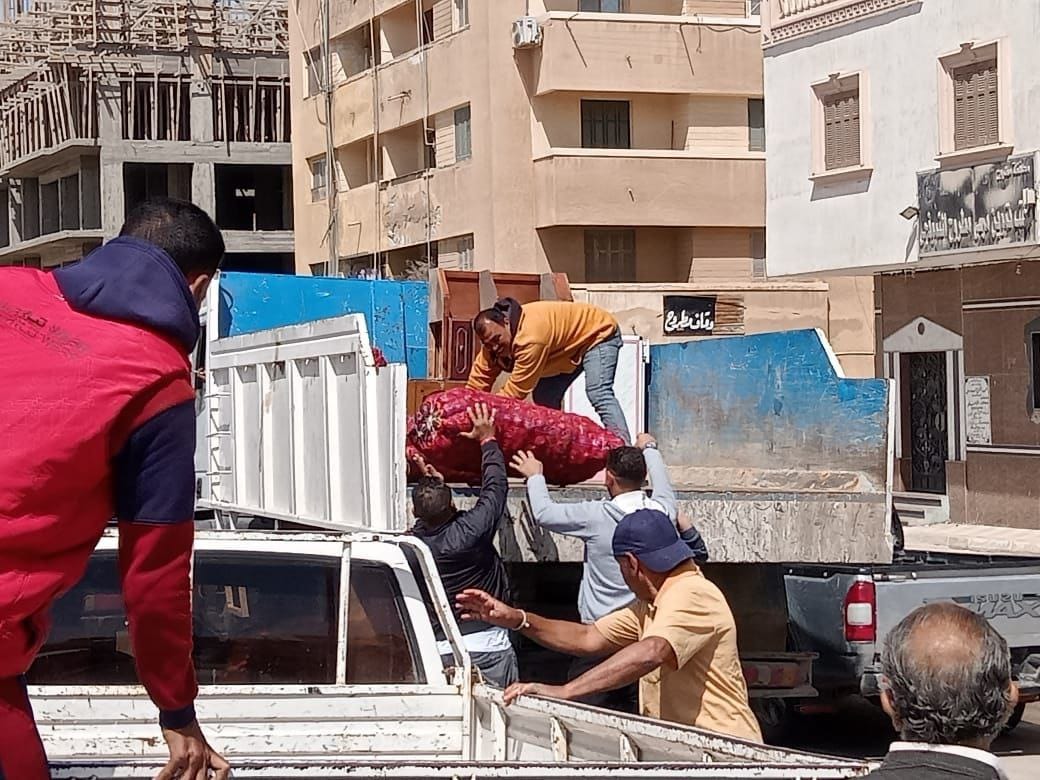 حملة مكبرة لرفع الاشغالات و تحرير 30 مخالفة بمرسي مطروح