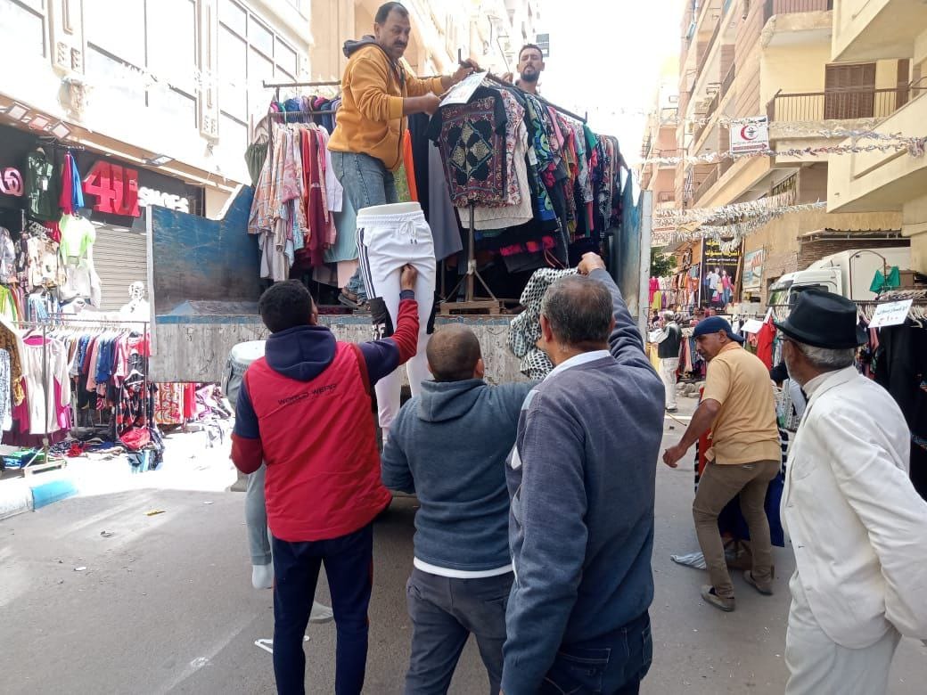 حملة مكبرة لرفع الاشغالات و تحرير 30 مخالفة بمرسي مطروح