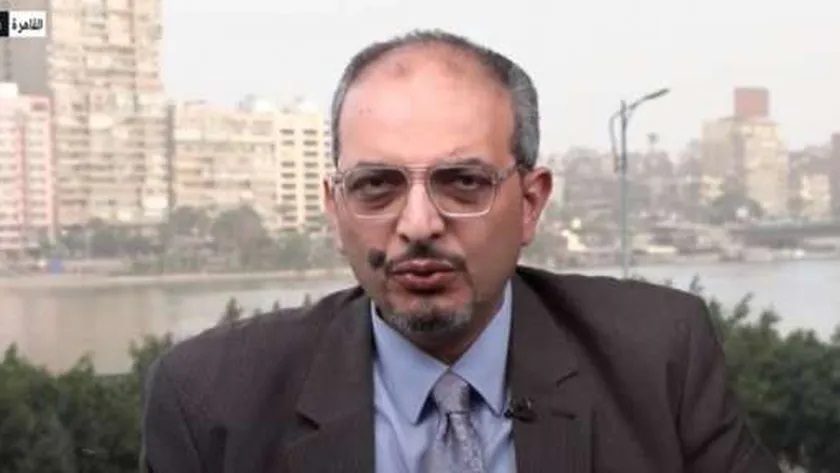 محمد مصطفى أبو شامة الخبير في الشؤون العربية