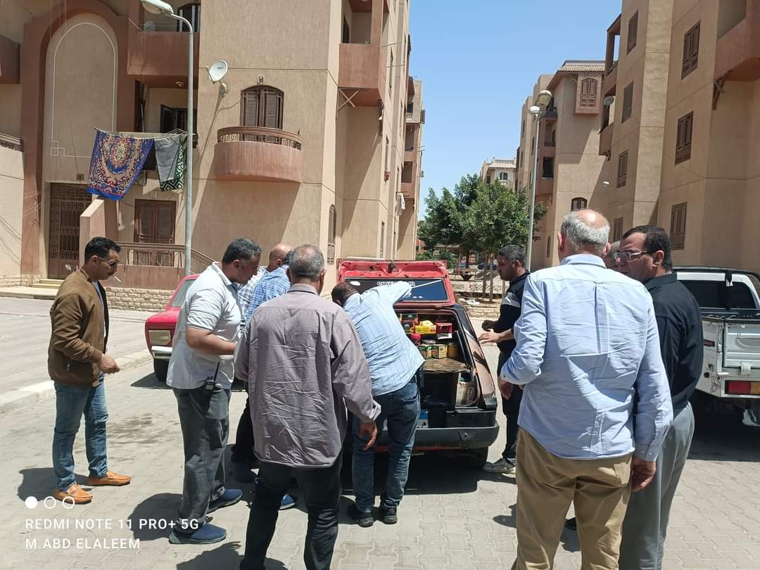 حملة مكبرة بقيادة رئيس جهاز مدينة العبور للقضاء على الاشغالات